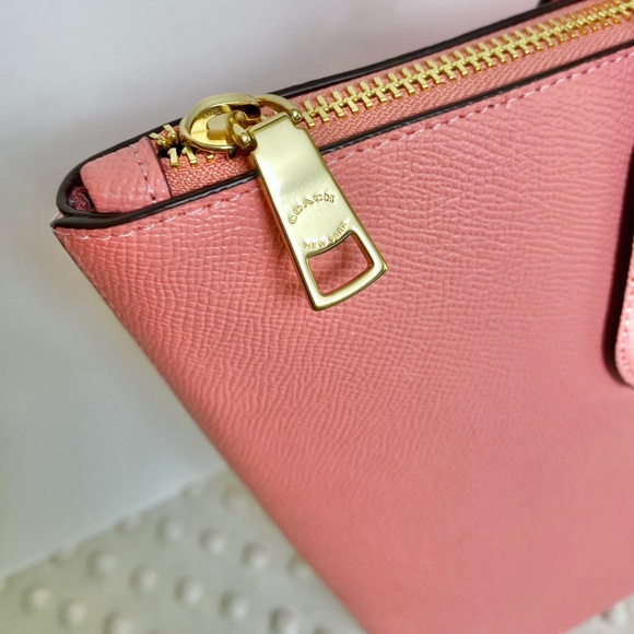 Coach Bag - Picture 2 of 11